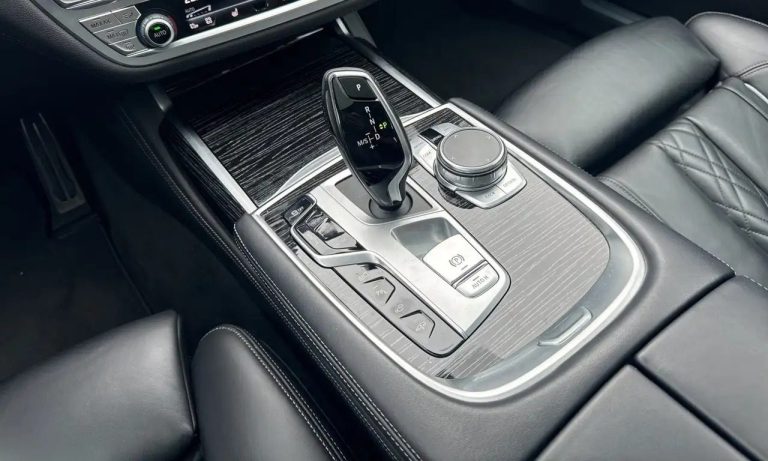 BMW Série 7 745e M Sport - photo 10