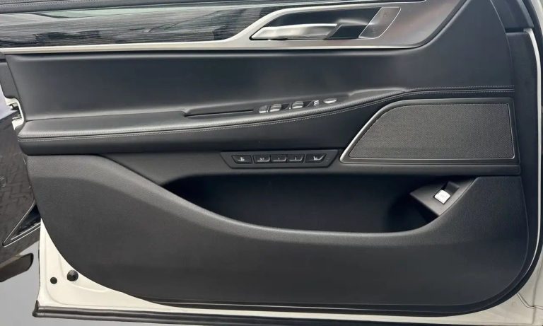 BMW Série 7 745e M Sport - photo 16