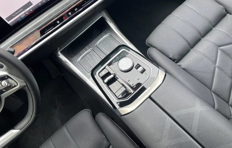 BMW Série 7 750e xDrive - photo 10