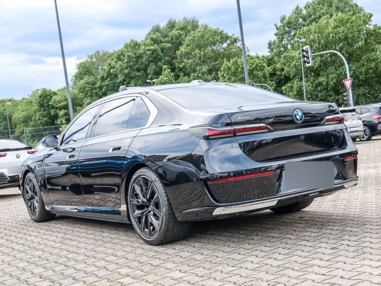 BMW Série 7 750e xDrive - photo 2