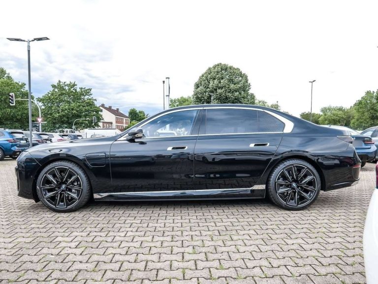 BMW Série 7 750e xDrive - photo 3