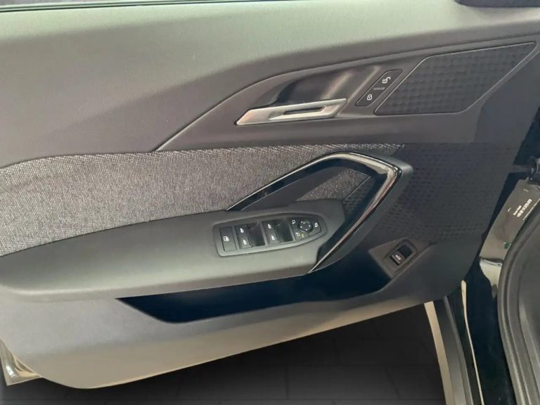 BMW X1 sDrive20i - photo 18