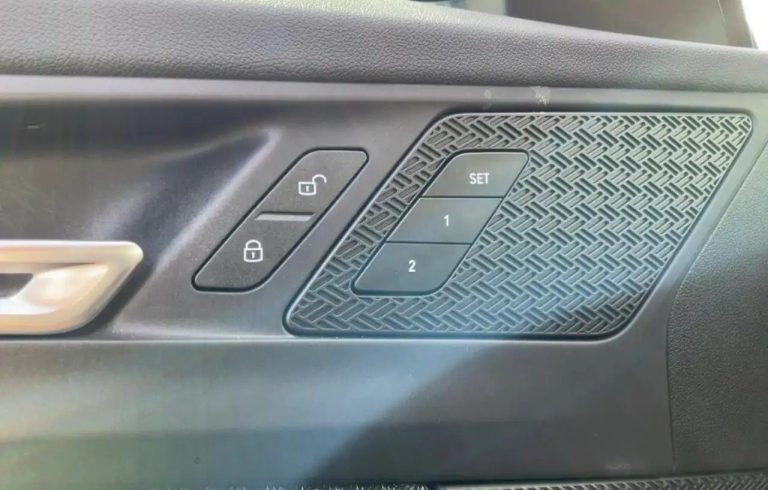 BMW X1 sDrive18i - photo 14