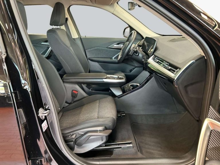 BMW X1 sDrive18i - photo 17