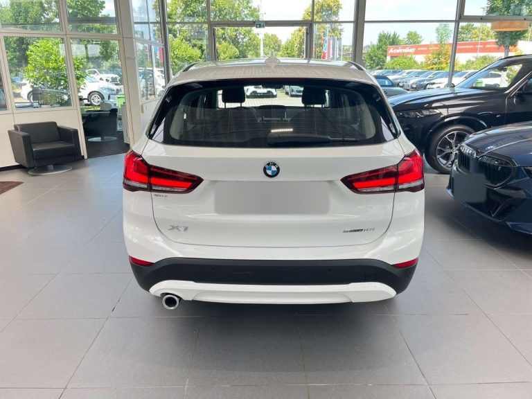 BMW X1 sDrive18i Advantage - photo 4