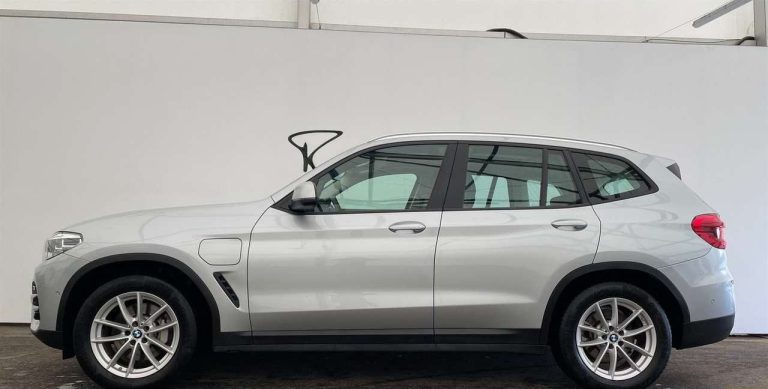 BMW X3 xDrive30e - photo 3
