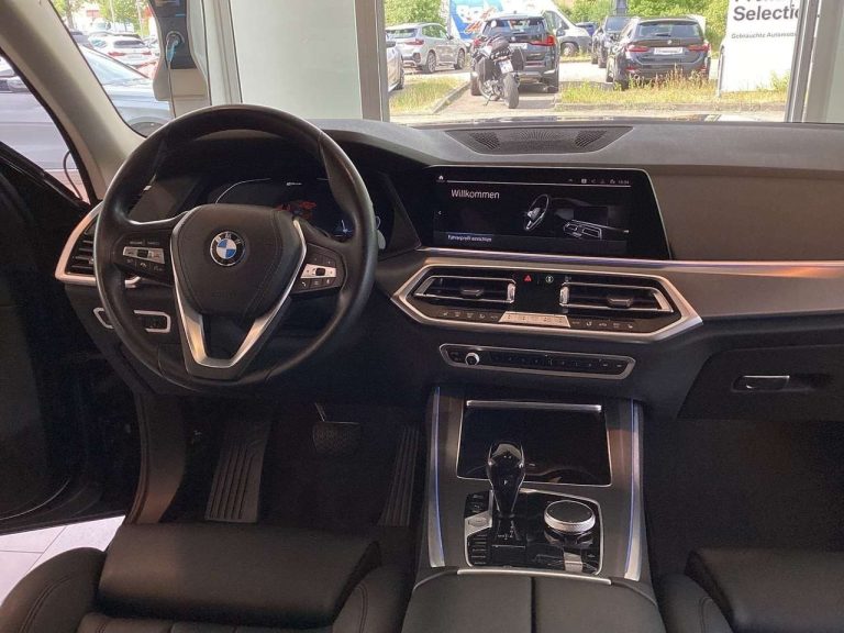 BMW X5 xDrive45e - photo 8