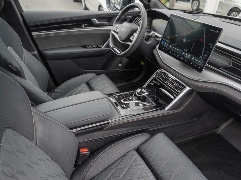 BYD Tang Flagship 4WD - photo 8