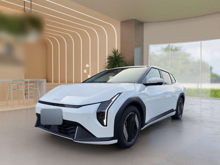 Kia EV4 81,4 kWh Earth