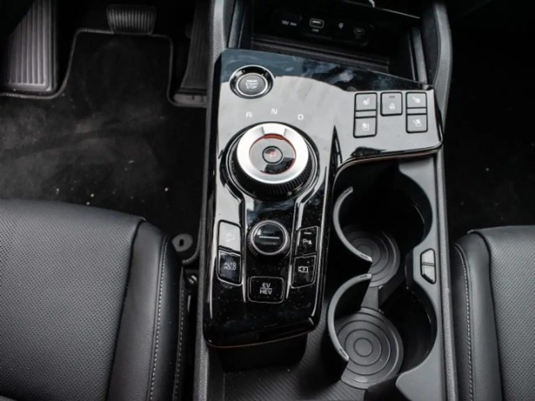 Kia Sportage 1.6 T-GDI Plug-in Hybrid 4WD - photo 11
