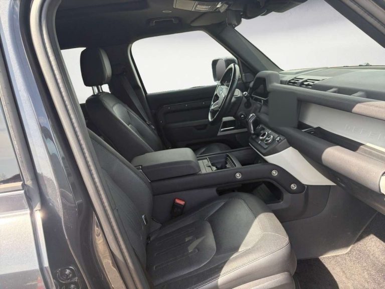 Land Rover Defender 110 D300 X-Dynamic SE - photo 10