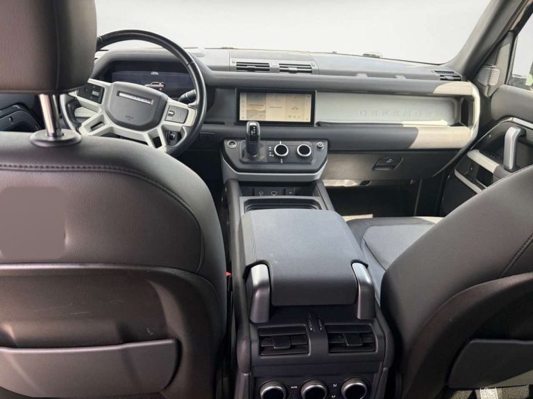 Land Rover Defender 110 D300 X-Dynamic SE - photo 9