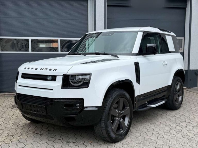 Land Rover Defender 90 D250 X-Dynamic SE