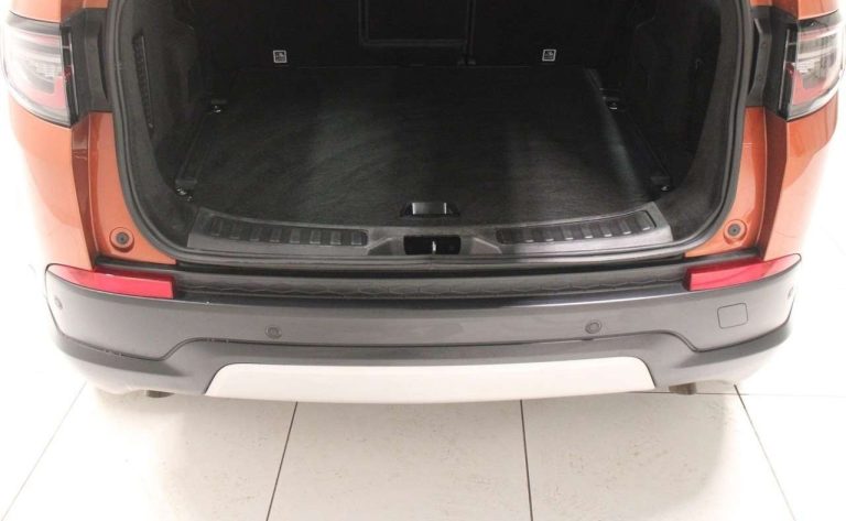 Land Rover Discovery Sport P300e - photo 10