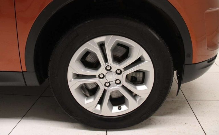 Land Rover Discovery Sport P300e - photo 14
