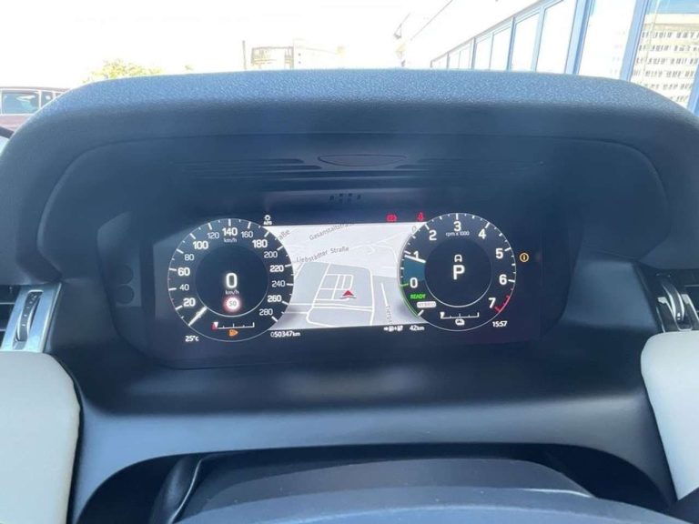 Land Rover Discovery Sport P300e S - photo 14