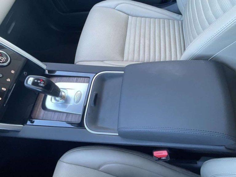 Land Rover Discovery Sport P300e S - photo 16