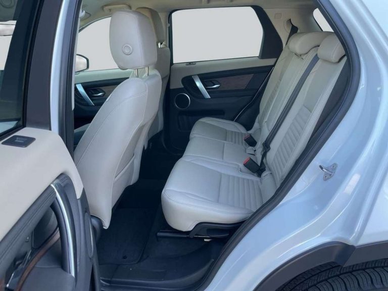 Land Rover Discovery Sport P300e S - photo 8