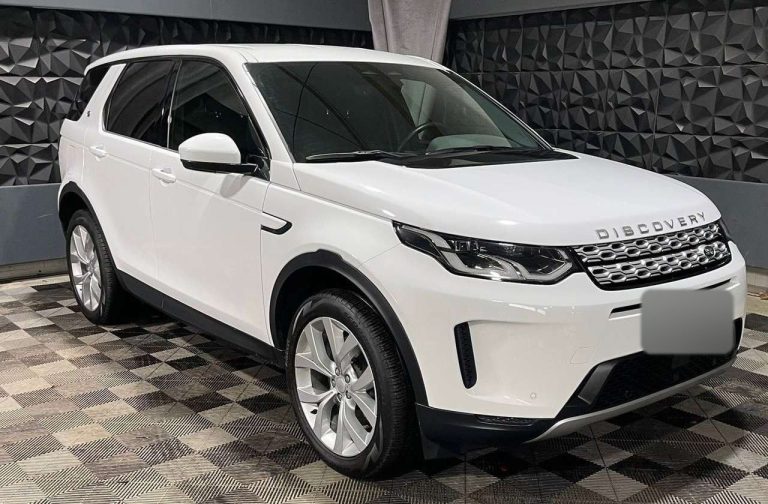 Land Rover Discovery Sport P300e AWD
