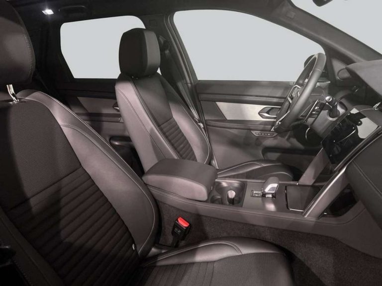 Land Rover Discovery Sport P270e Dynamic SE - photo 8