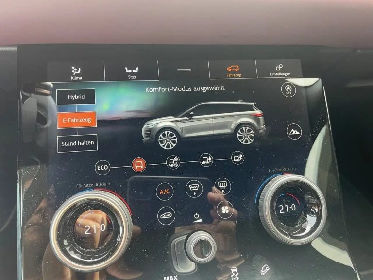 Land Rover Range Rover Evoque P300e R-Dynamic HSE - photo 17