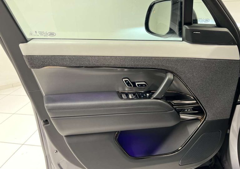 Land Rover Range Rover Sport P440e Dynamic SE - photo 13