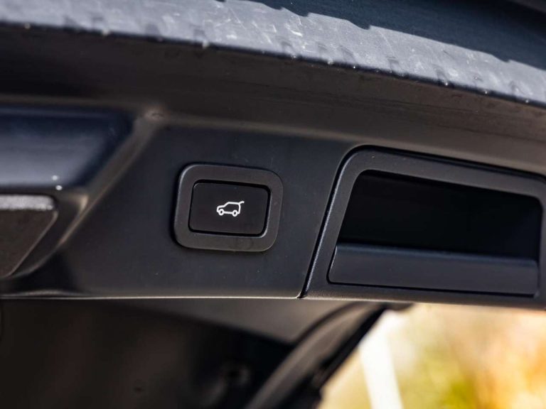 Land Rover Range Rover Velar P400e R-Dynamic - photo 10