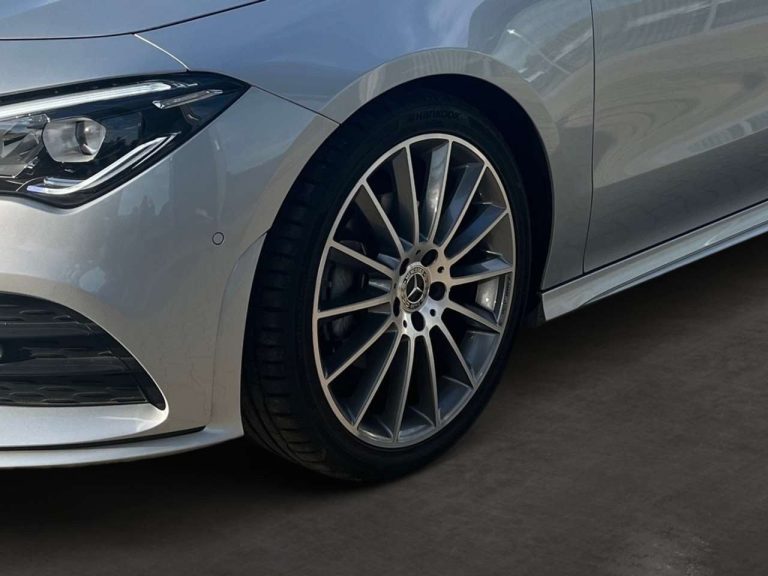 Mercedes-Benz CLA Shooting Brake 200 AMG Line - photo 6