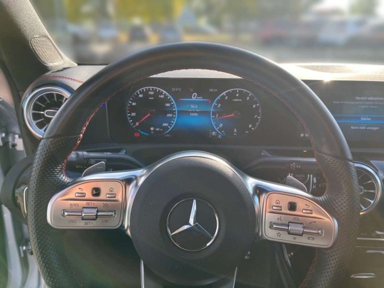 Mercedes-Benz CLA Shooting Brake 200 AMG Line - photo 8