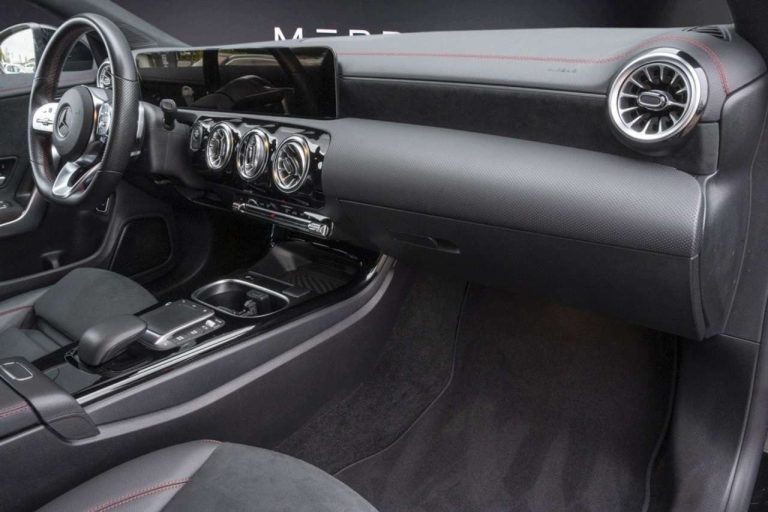 Mercedes-Benz CLA 250 e Shooting Brake AMG Line - photo 10