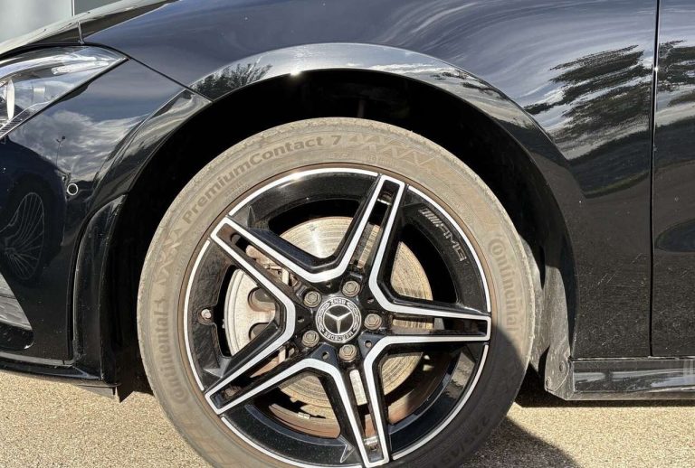 Mercedes-Benz CLA 250 e Coupé AMG Line - photo 12