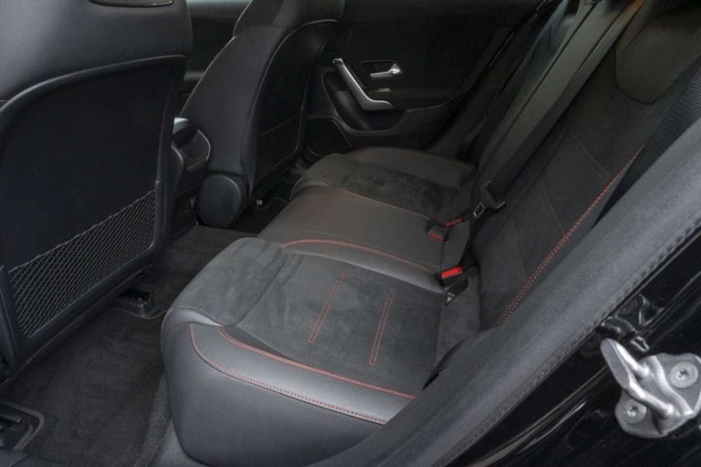 Mercedes-Benz CLA 250 e Shooting Brake AMG Line - photo 12
