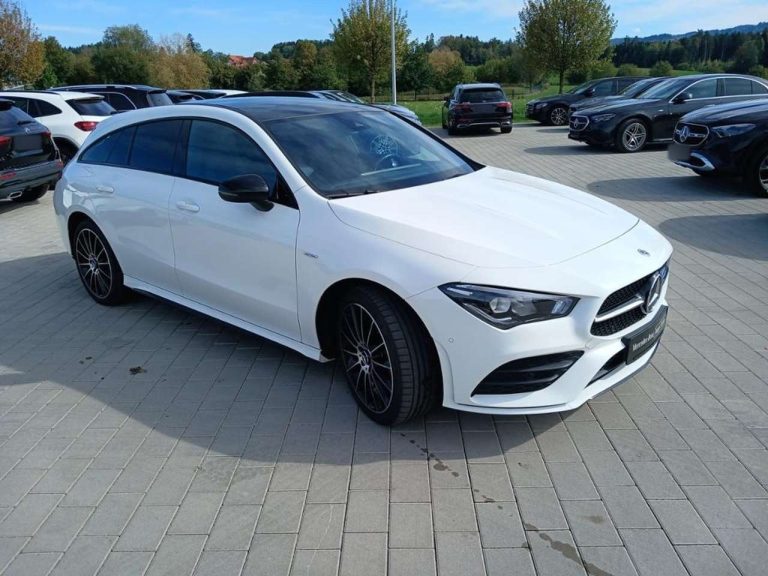 Mercedes-Benz CLA 250 e Shooting Brake AMG Line - photo 2