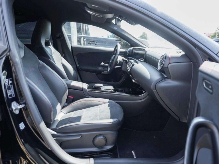Mercedes-Benz CLA 250 e Coupé AMG Line Night - photo 8