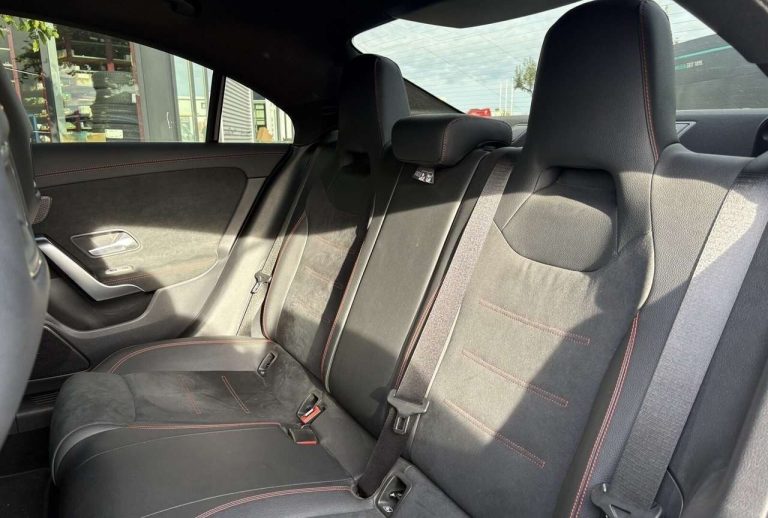 Mercedes-Benz CLA 250 e Coupé AMG Line - photo 9