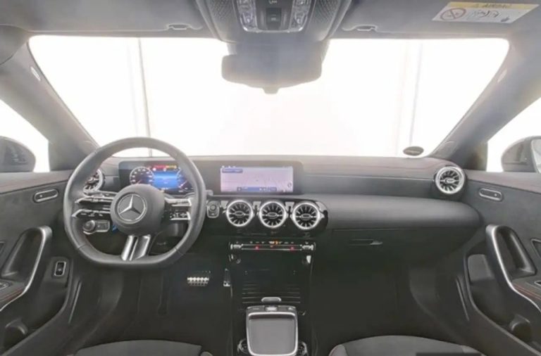 Mercedes-Benz CLA 200 Shooting Brake AMG Line - photo 5