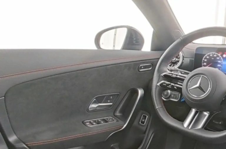 Mercedes-Benz CLA 200 Shooting Brake AMG Line - photo 8