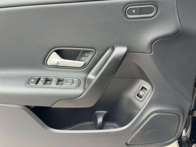 Mercedes-Benz CLA 180 Coupé - photo 9