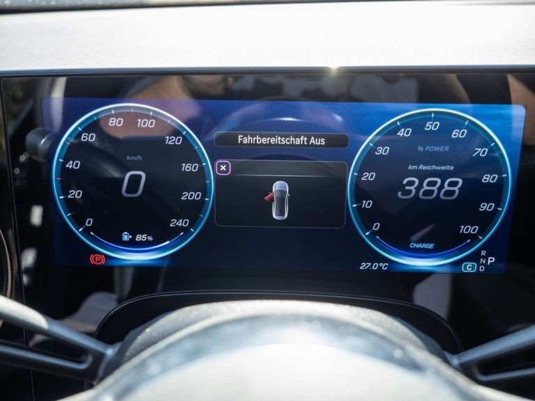 Mercedes-Benz CLA 250+ - photo 12