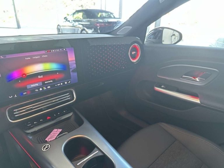 Mercedes-Benz CLA 250+ - photo 16
