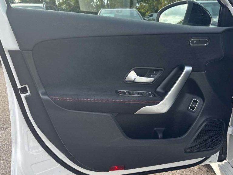 Mercedes-Benz Classe A 250 e AMG Line - photo 12