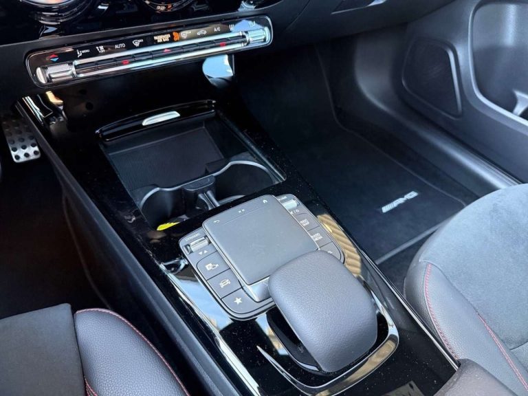 Mercedes-Benz Classe A 250 e Berline AMG Line Night - photo 15