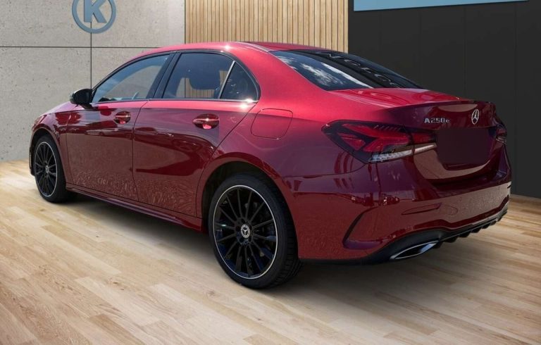 Mercedes-Benz Classe A 250 e Berline AMG Line Night - photo 2