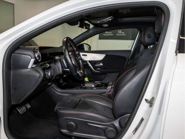 Mercedes-Benz Classe A 250 e Berline AMG Line - photo 5