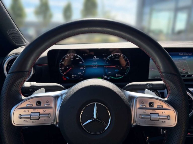 Mercedes-Benz Classe A 250 e Berline AMG Line Night - photo 6