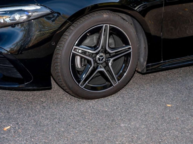 Mercedes-Benz Classe A 200 AMG Line - photo 5