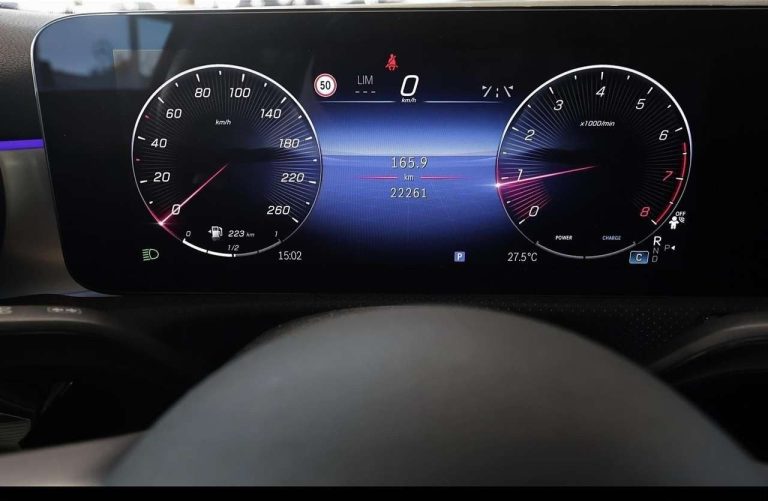 Mercedes-Benz Classe A 200 AMG Line - photo 10