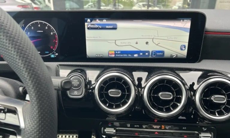 Mercedes-Benz Classe A 180 AMG Line - photo 10