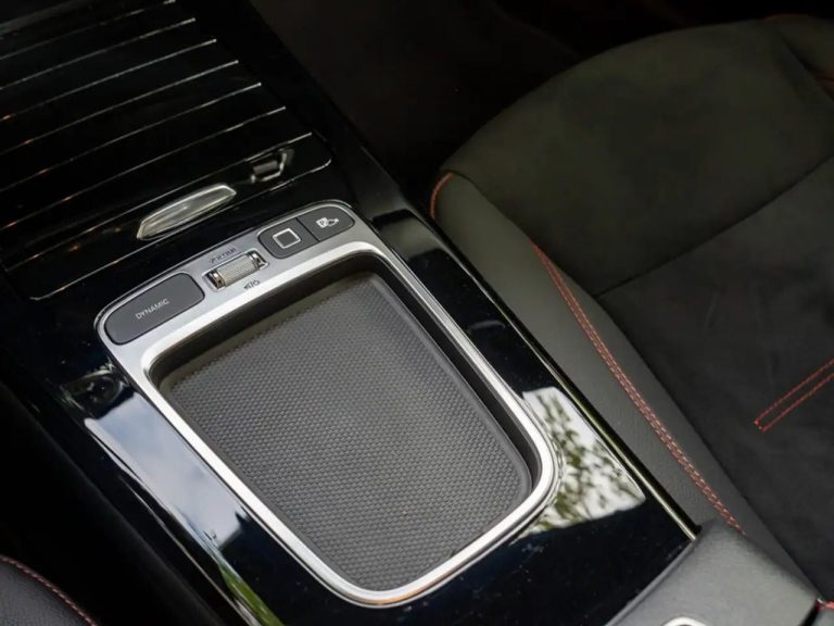 Mercedes-Benz Classe A 220 d AMG Line - photo 10