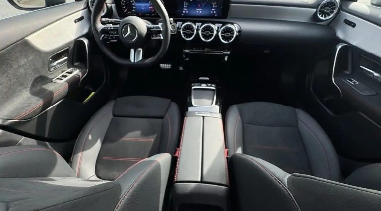 Mercedes-Benz Classe A 200 AMG Line - photo 11
